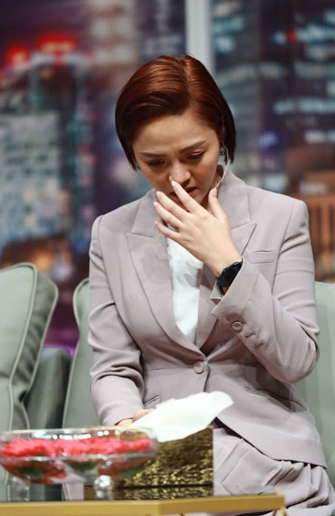 Đông đảo sao Việt là diễn viên Việt Hương, Minh Cúc, Hồ Phong... và khán giả đã để lại lời chia buồn, động viên Thu Quỳnh. Ảnh: FBNV