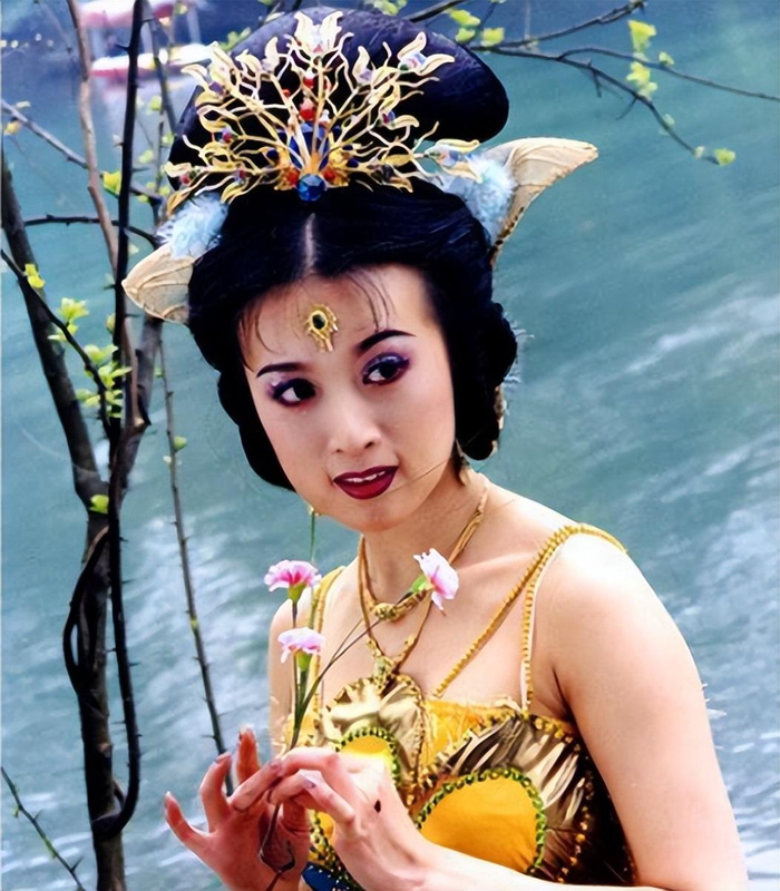 Kim Xảo Xảo nổi tiếng với vai diễn Công chúa Khổng tước trong Tây Du Ký (Ảnh: 163).