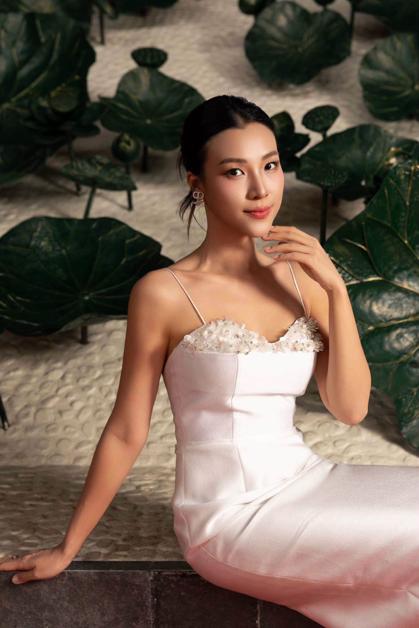 Hoàng Oanh từng giành danh hiệu Á hậu 1 Hoa hậu Phụ nữ Việt Nam qua ảnh 2012. Ảnh: FBNV