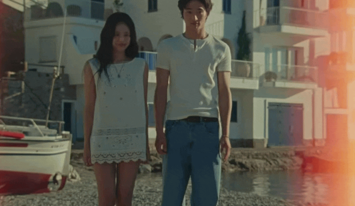 Jennie công khai môi kề môi trai lạ, thân mật như người yêu nhưng không có danh phận