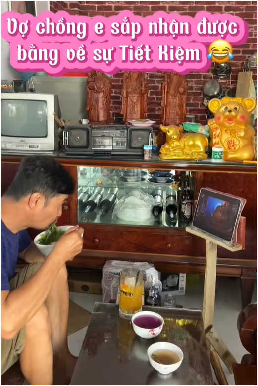 Tiết Cương tự đóng ghế, kệ gỗ.