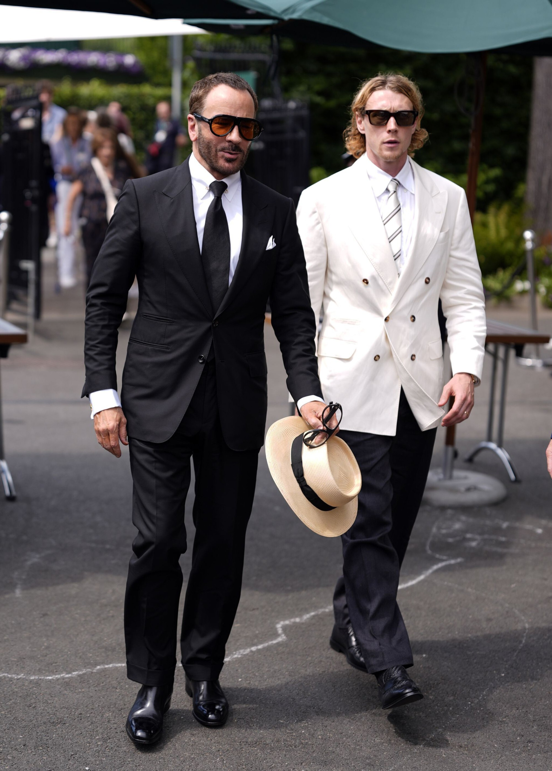 NTK Tom Ford và nam diễn viên George MacKay. (Nguồn: Instagram)