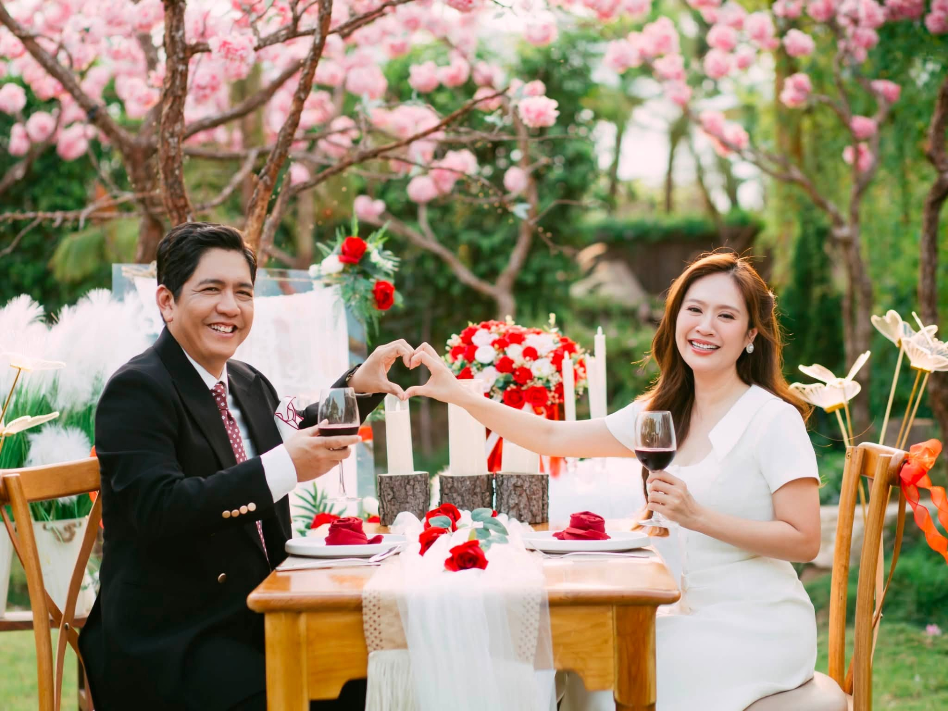   Đức Thịnh đang tập trung cho vai trò đạo diễn, nhà sản xuất, còn Thanh Thúy chủ yếu quán xuyến tổ ấm. Ảnh: FBNV  