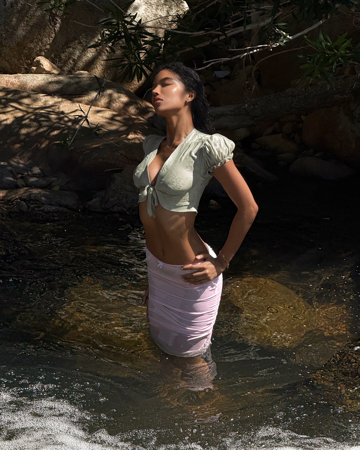 Thương hiệu khá đầu tư và chăm chút khi chụp look book. (Nguồn: Instagram)