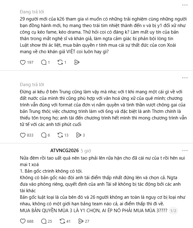Những tranh luận về việc xây dựng luật chơi dựa theo bản gốc hay thay đổi cho phù hợp cũng xuất hiện