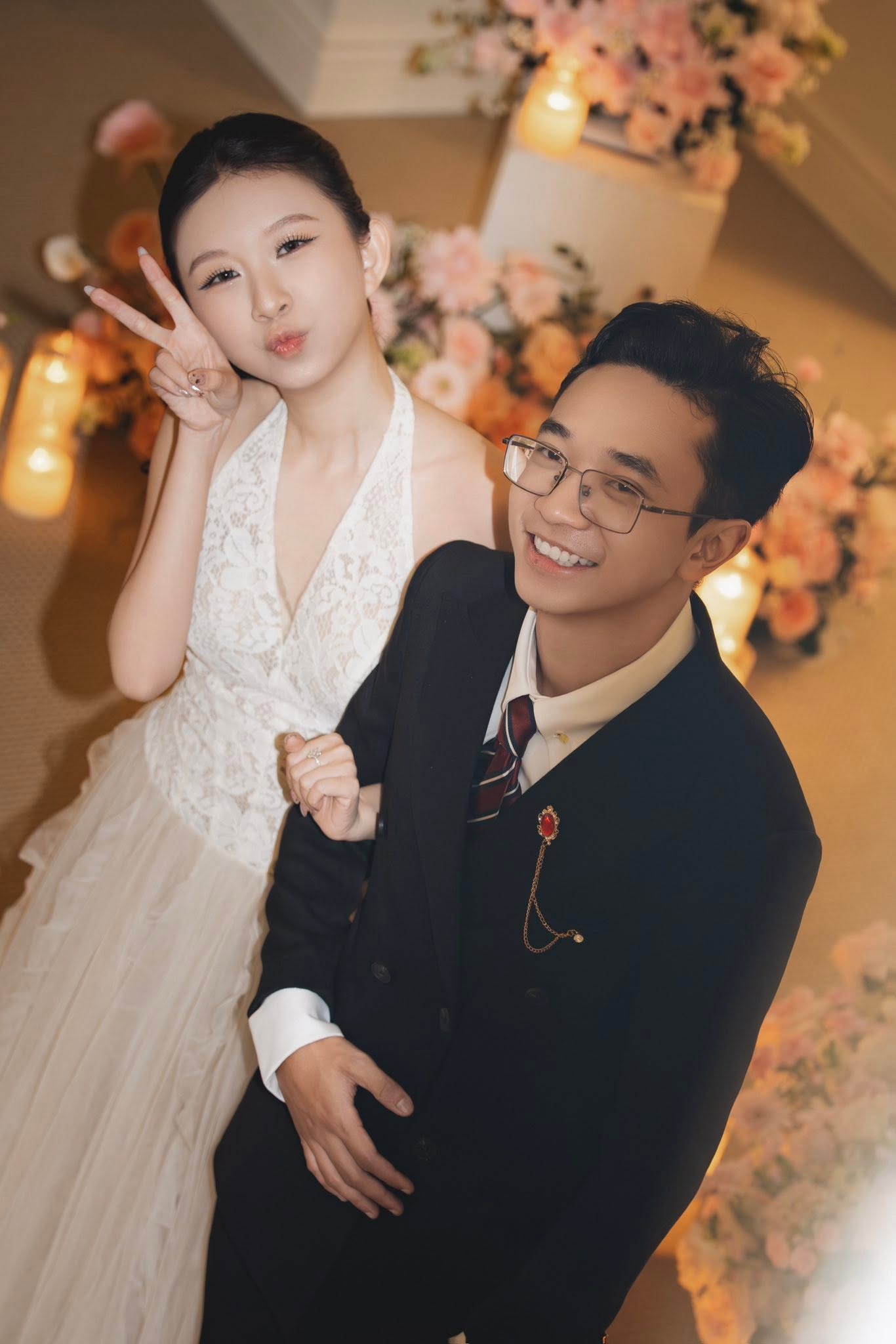 Cả hai chính thức về chung nhà sau 10 năm yêu.