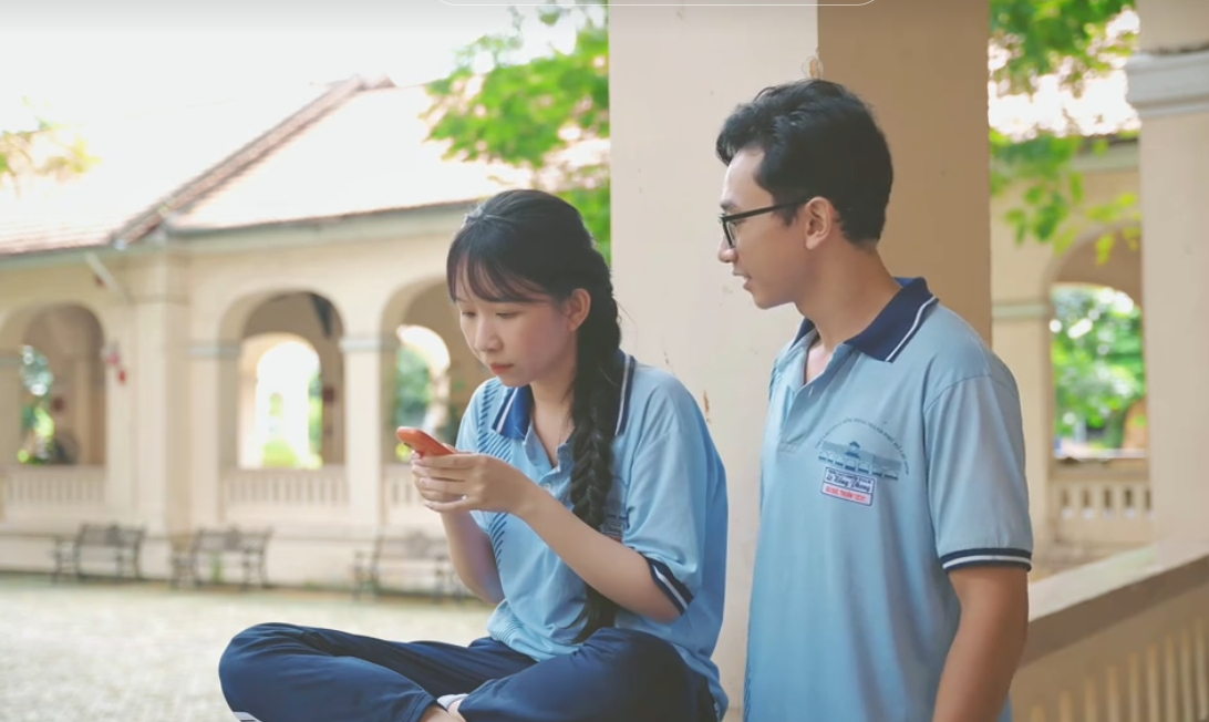 Cặp đôi quen nhau từ thuở còn là học sinh.