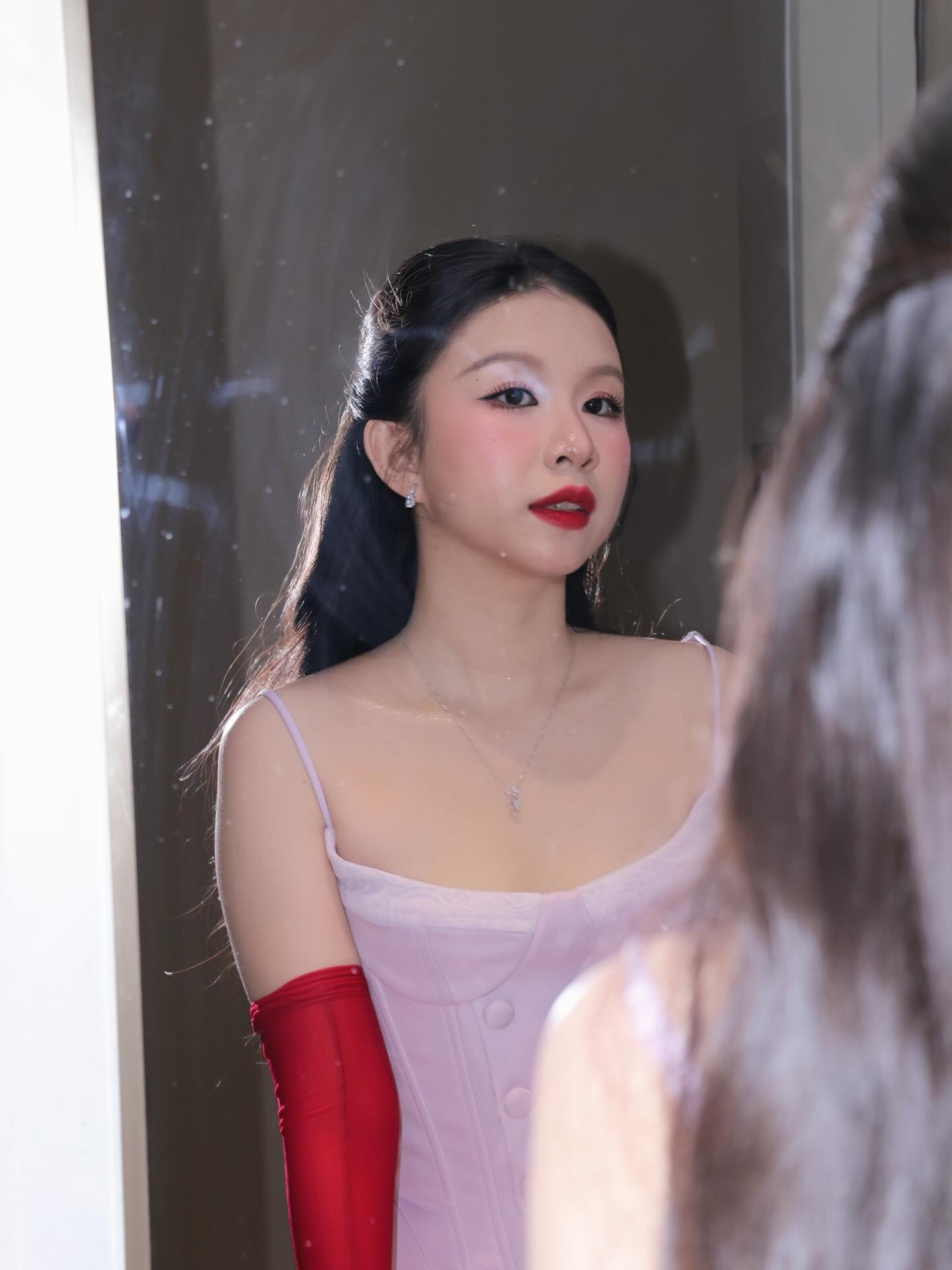 Cô dâu là TikToker Chou Lười Makeup.