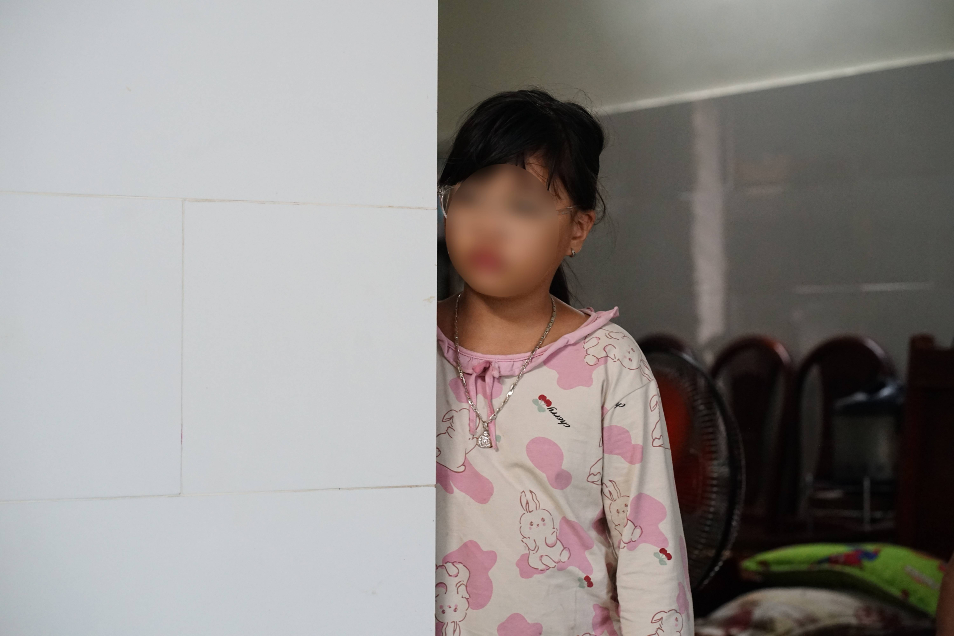 Chị Mai cho biết bản thân sẽ dùng số tiền lo cho con cái và mẹ chồng sau khi người chồng không may qua đời (Ảnh: Di Anh)
