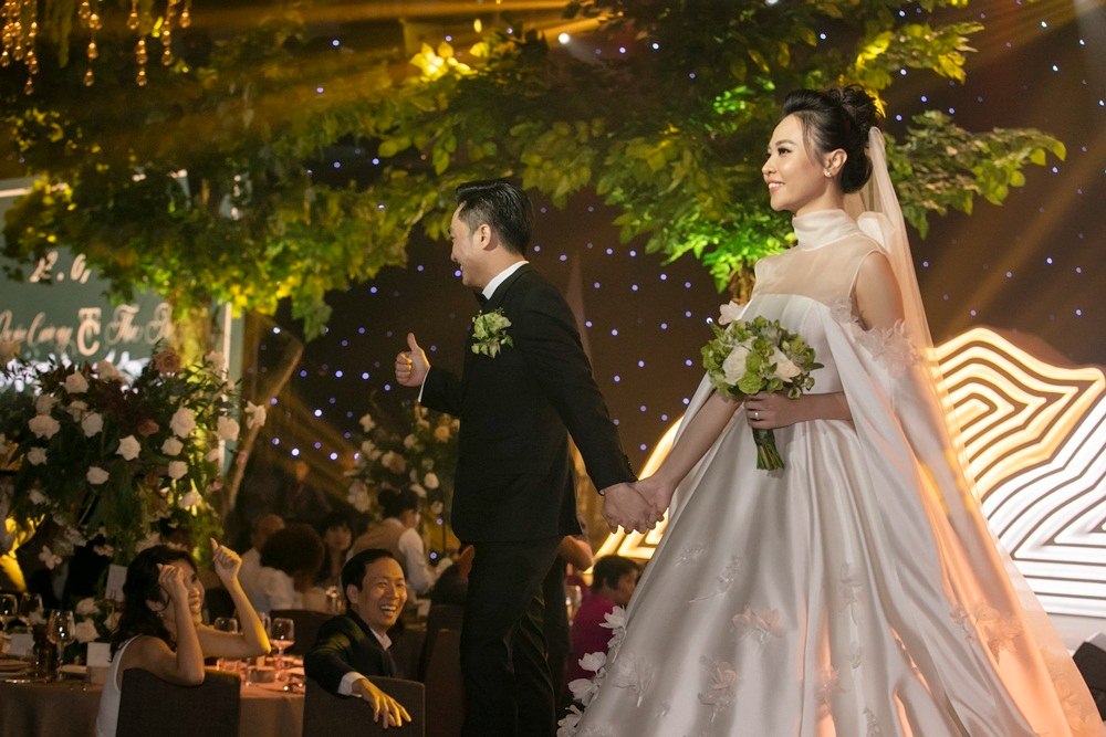 Người phụ nữ dân tộc Tày khiến Cường Đô La si mê gần 10 năm: Mỹ nhân gợi cảm cao 1m76, style không phô mà vẫn nổi