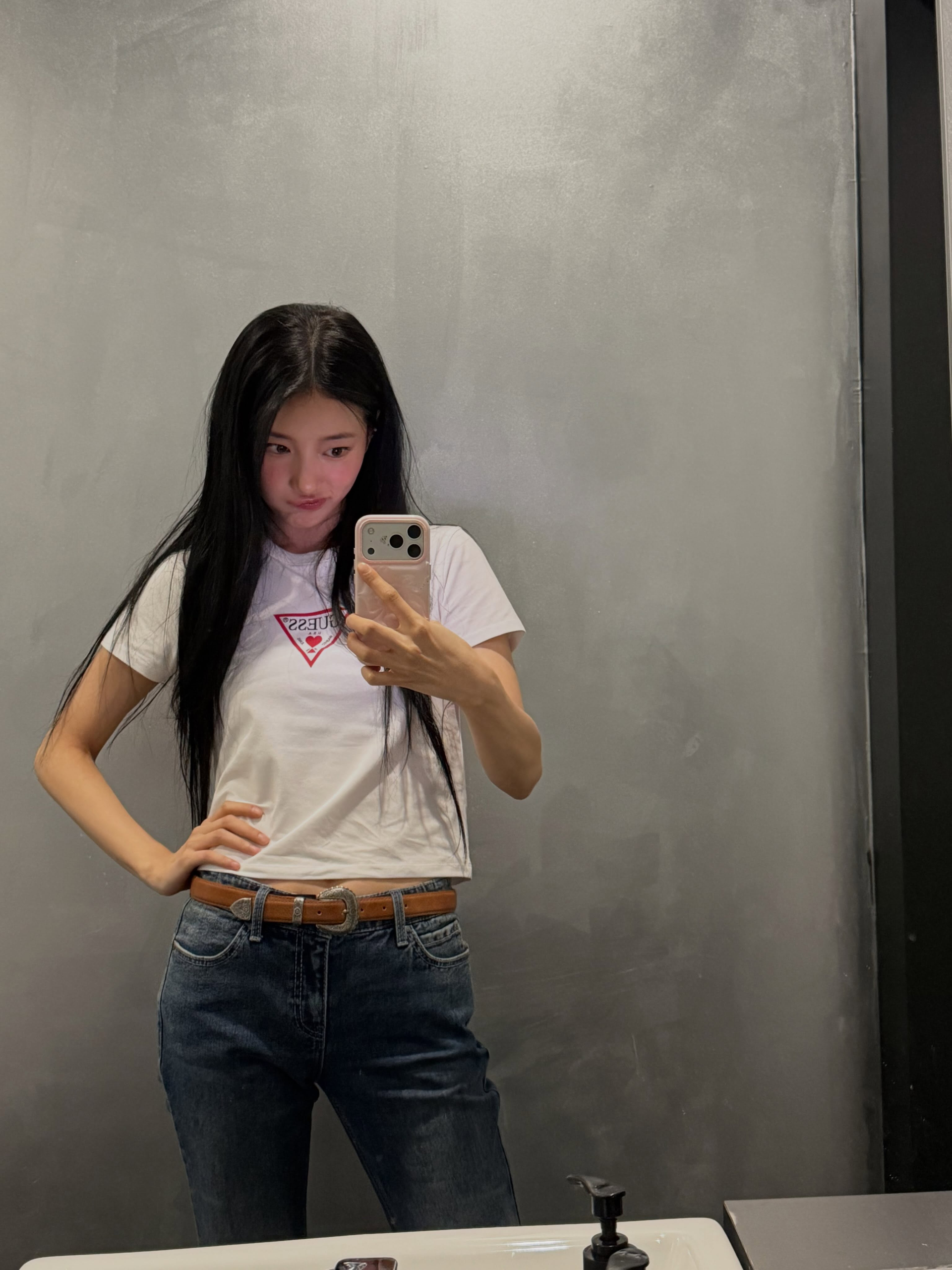 Mỹ nhân trong trẻo nhất showbiz: Visual thắp sáng mọi khung hình, diện quần jeans cũng ra khí chất