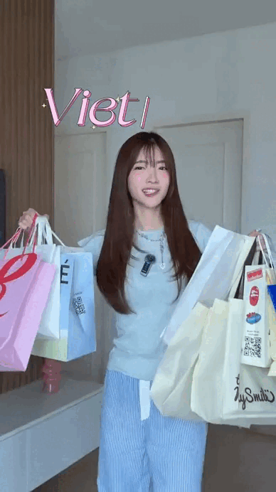 Thời tới kh&ocirc;ng cản kịp: Trend "shopping haul" đưa Việt Nam th&agrave;nh "tọa độ phải gh&eacute;", kh&aacute;ch quốc tế đi 1 lần l&agrave; muốn h&ograve;a tan lu&ocirc;n- Ảnh 1.