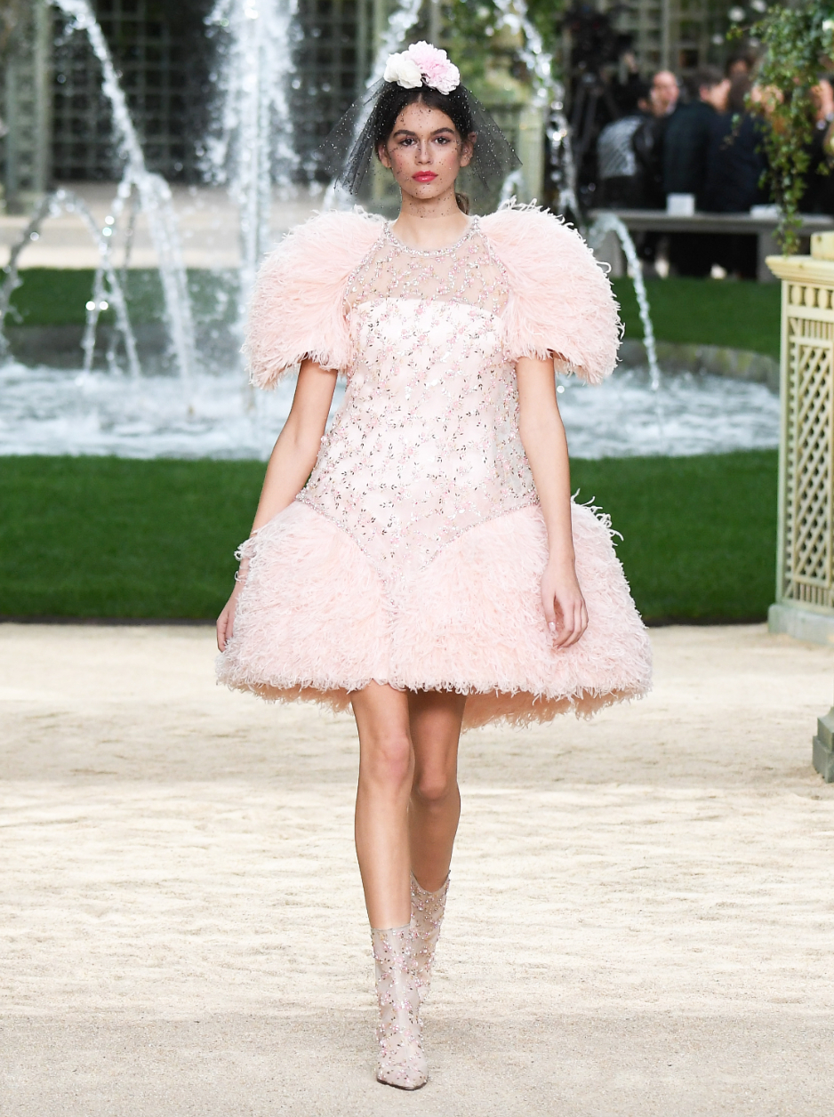 Kaia từng là nàng thơ của cố NTK Karl Lagerfeld.