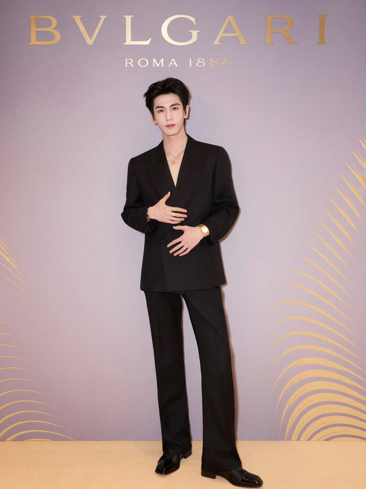 Những lần mặc suit của Trương Lăng Hách.