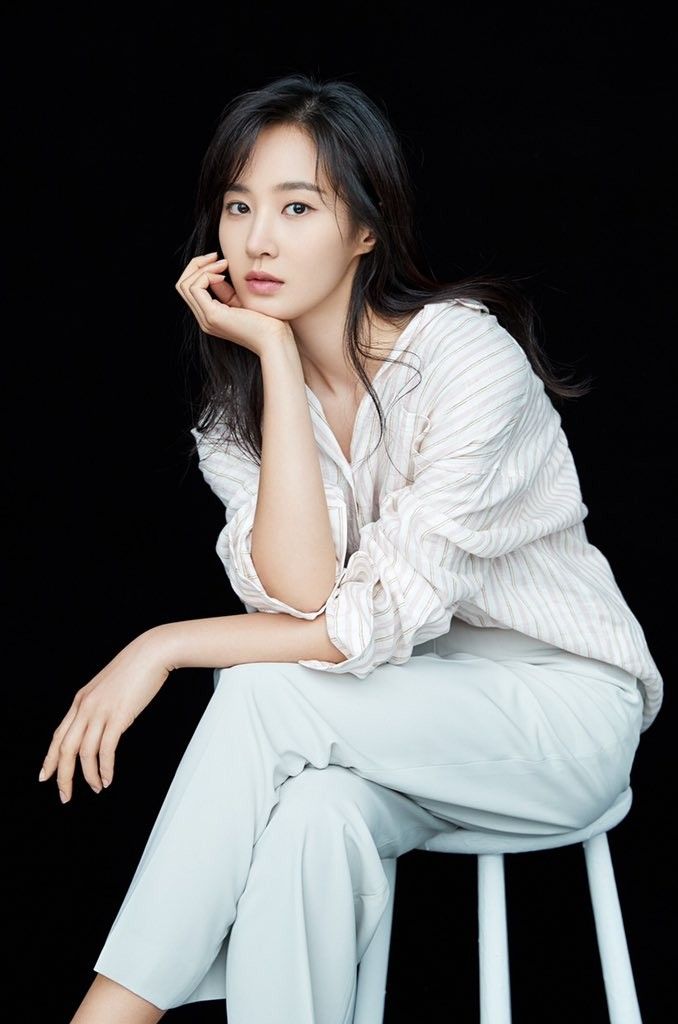 Sáng 31/7, SM Entertainment thông báo Kwon Yuri sẽ kết thúc hợp đồng và rời công ty sau 19 năm gắn bó