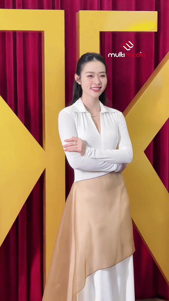 Vbiz có mẹ 1 con đẹp đến mức không ai dám đứng cạnh, chỉ Kim Tuyến mới khắc chế được nhan sắc này