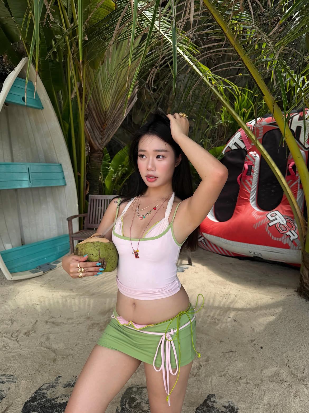 Con gái đại gia xi măng Bắc Ninh: Idol