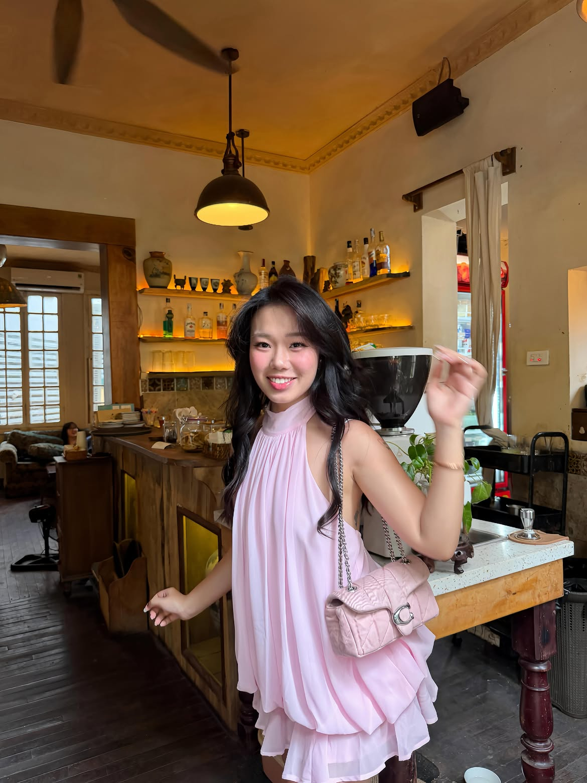 Con gái đại gia xi măng Bắc Ninh: Idol