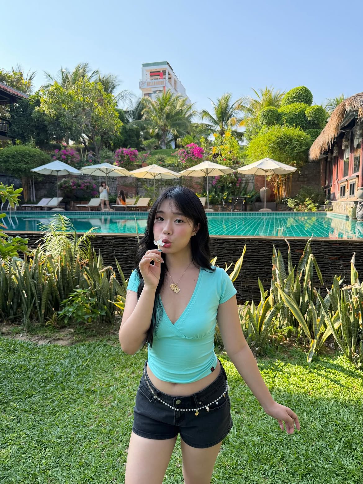 Con gái đại gia xi măng Bắc Ninh: Idol