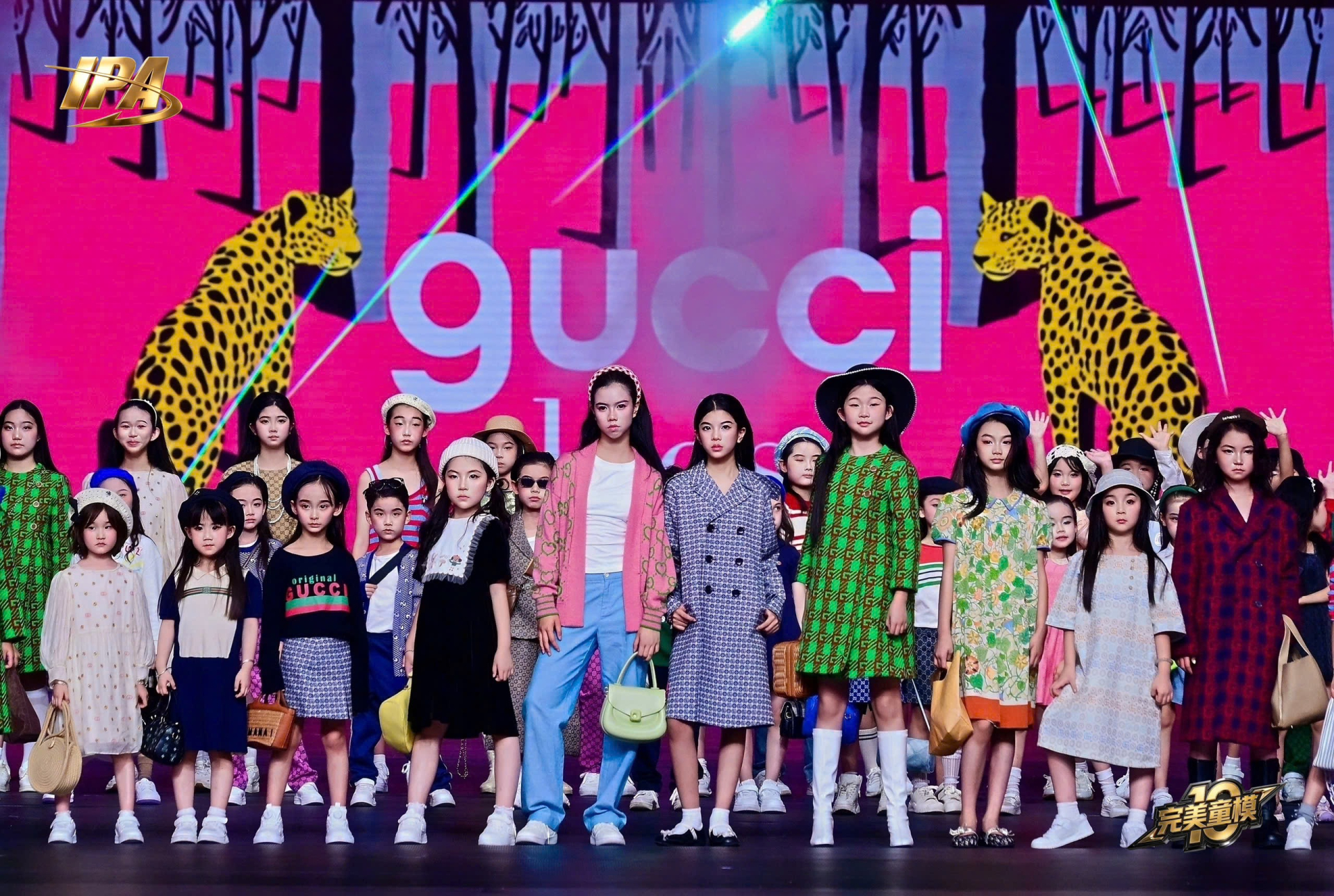 Ella Bùi: Mẫu nhí Việt đảm nhiệm vị trí vedette toả sáng rực rỡ tại show Gucci Kids Thành Đô