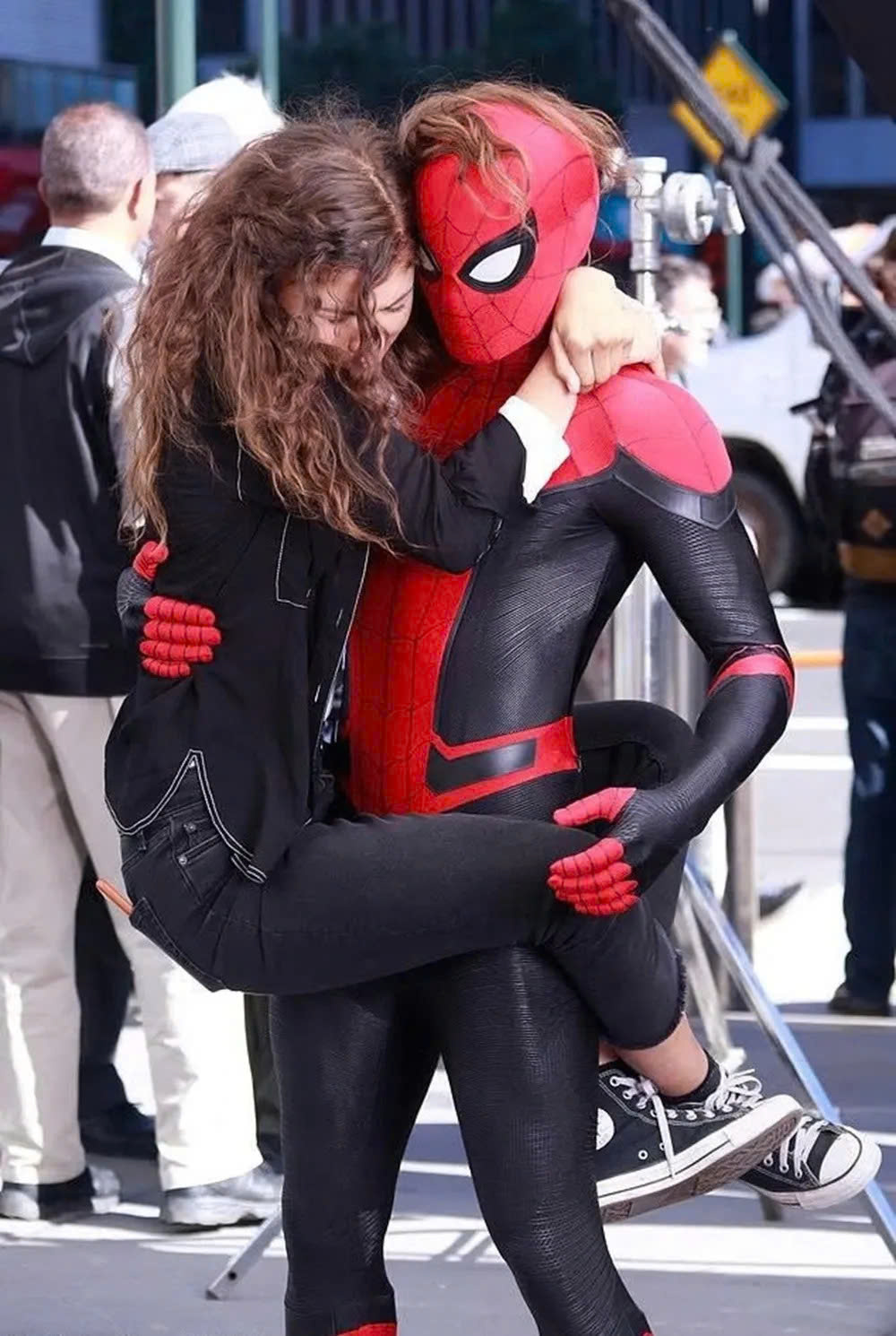 Tom và Zendaya chính thức hẹn hò từ năm 2017 và đến nay cả hai đã đính hôn. (Nguồn: Instagram)