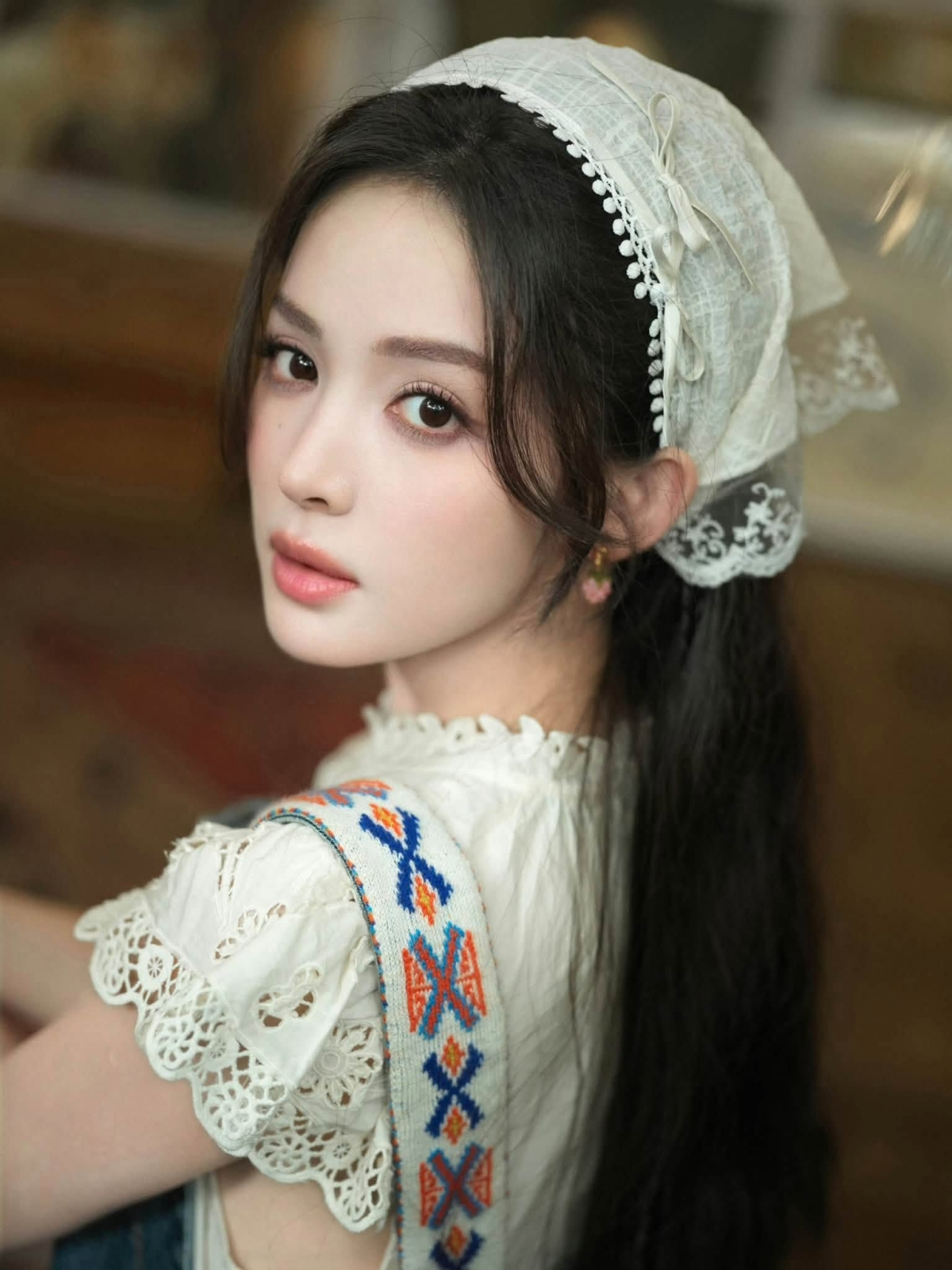 Thôn nữ đẹp điên đảo bảo sao ai cũng bỏ phố về quê: Visual như ổi hồng chín mọng, đúng chuẩn Tây Thi miệt vườn
