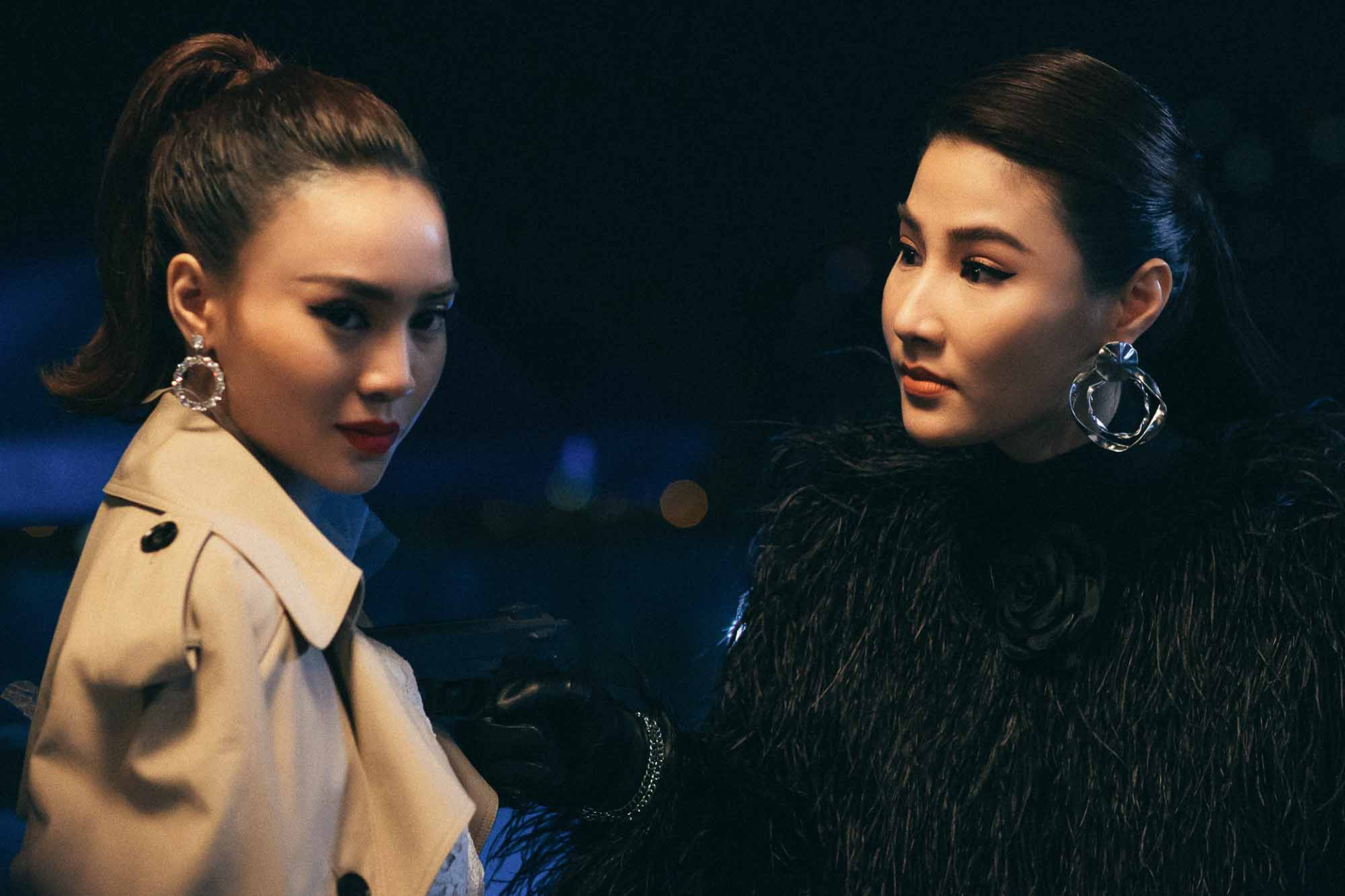 Những hình ảnh không bao giờ được lên sóng của Ninh Dương Lan Ngọc và Diễm My 9x