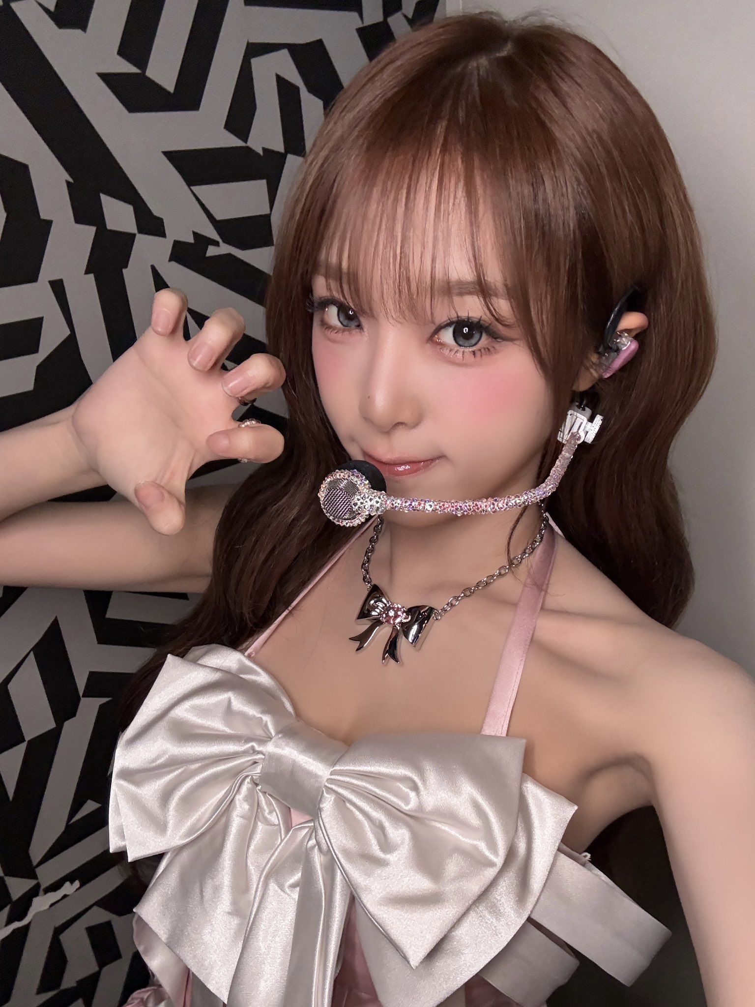 Yena trở thành cái tên được chú ý bên cạnh dàn diễn viên nổi tiếng xuất hiện tại lễ trao giải