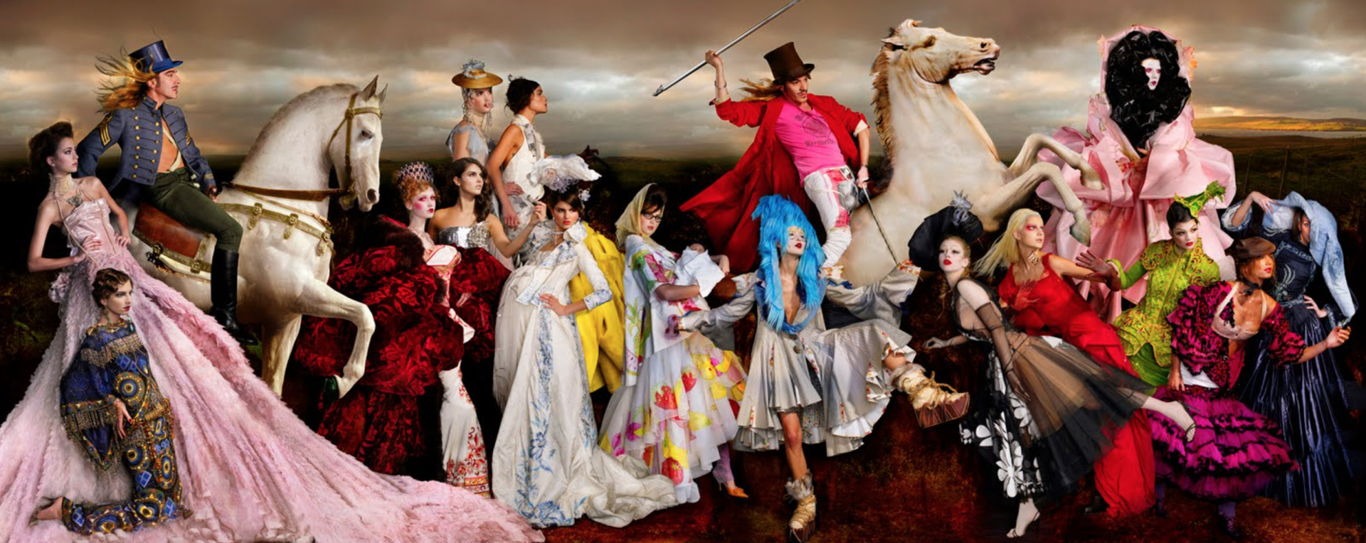 Bộ ảnh kỉ niệm 10 năm gắn bó của John Galliano với Dior.