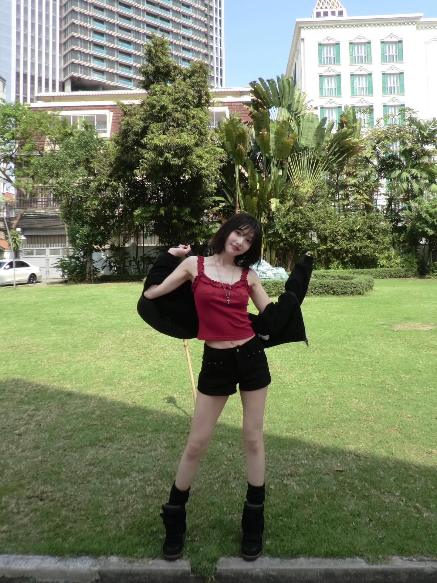 Bước sang tuổi 30, mỹ nhân showbiz đẹp mặn mà, mặc gì cũng cuốn hút