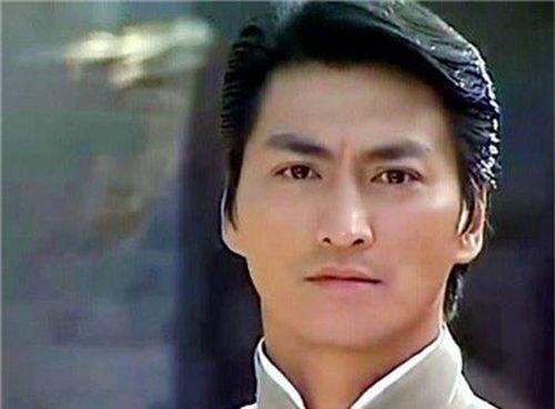 Đây là gương mặt chứng minh đàn ông cũng là phái đẹp: Ngũ quan hài hòa tuyệt đối, nhìn 100 lần vẫn bị hớp hồn