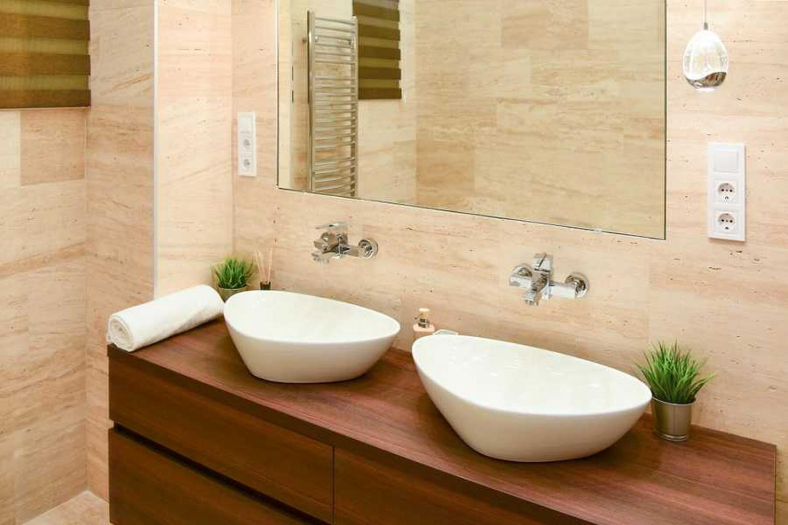 Vì sao ngày càng nhiều gia đình thích lắp ổ điện trong phòng tắm?