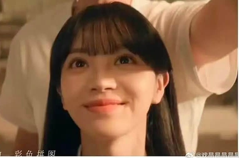 Mỹ nhân có nụ cười quái dị nhất giới giải trí