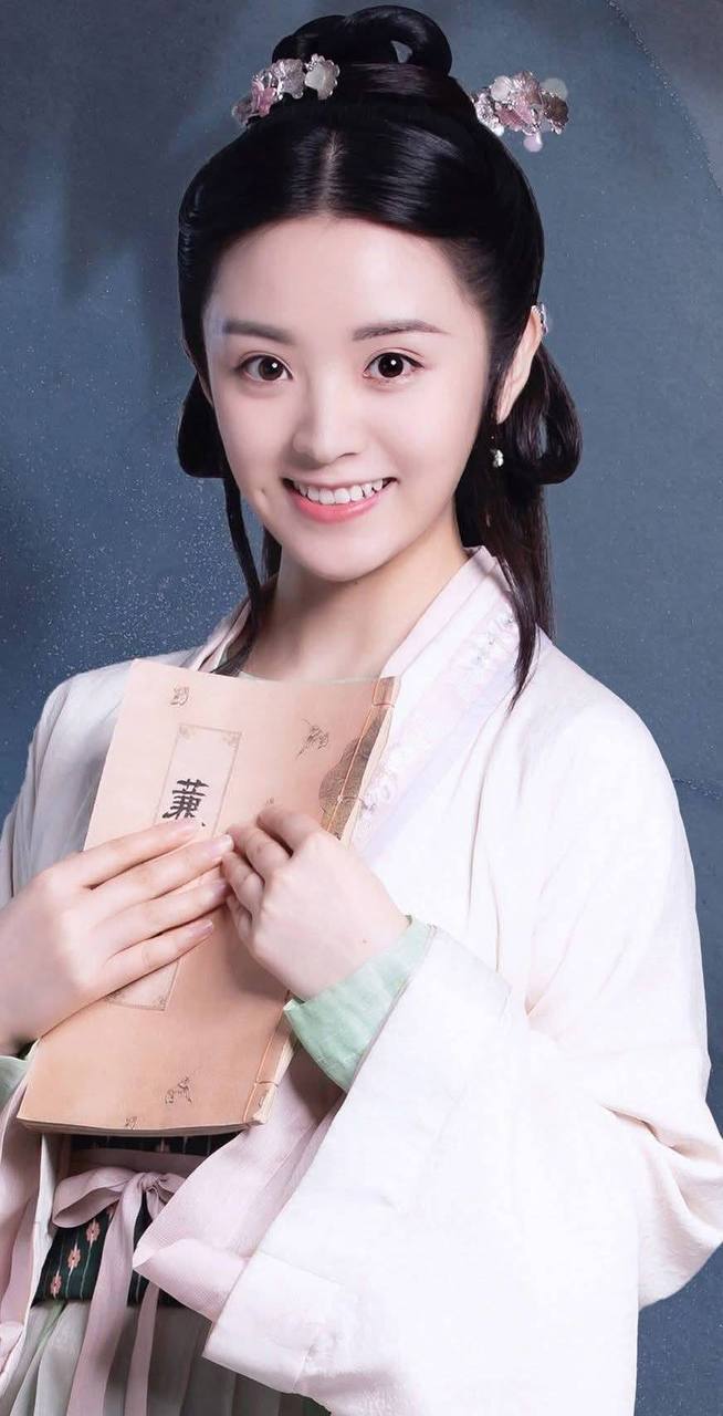Mỹ nhân có nụ cười quái dị nhất giới giải trí