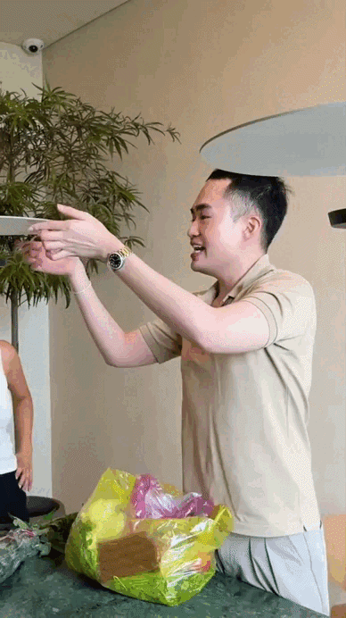 Mỹ nhân Việt 3 lần đỗ thủ khoa, vừa tậu xe sang giá 3 tỷ: Sống độc thân trong căn hộ thông tầng hạng sang, đỉnh thì thôi nhé 