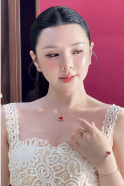 Gương mặt của Quỳnh Kool không thể nào như thế này được
