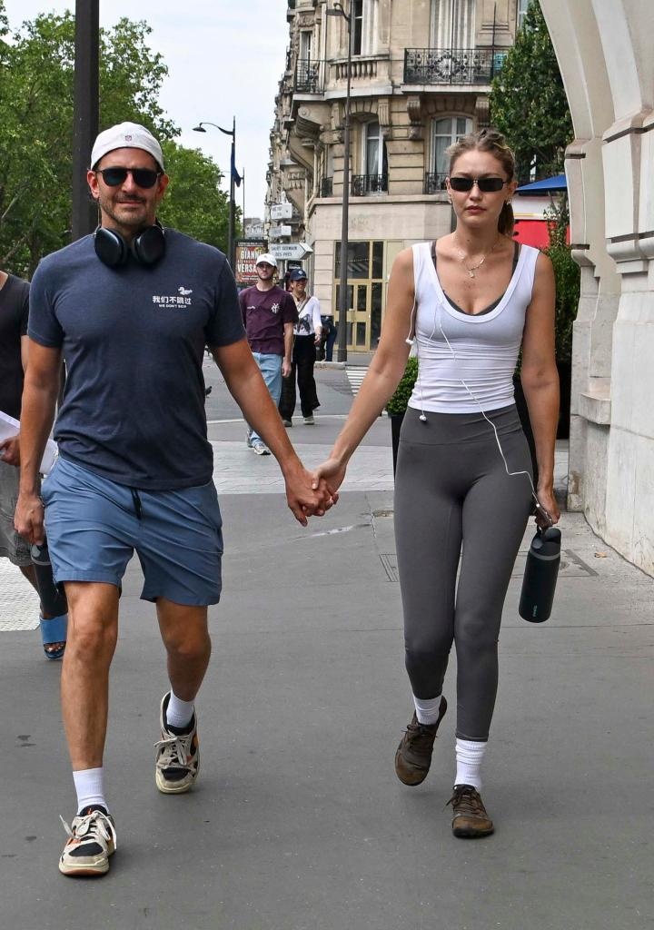 Truyền thông nghi vấn mối quan hệ của cặp sao hàng đầu này đã bước sang trang mới. Bradley Cooper đã tính đến chuyện kết hôn với Gigi Hadid từ năm ngoái. Ảnh: BACKGRID.