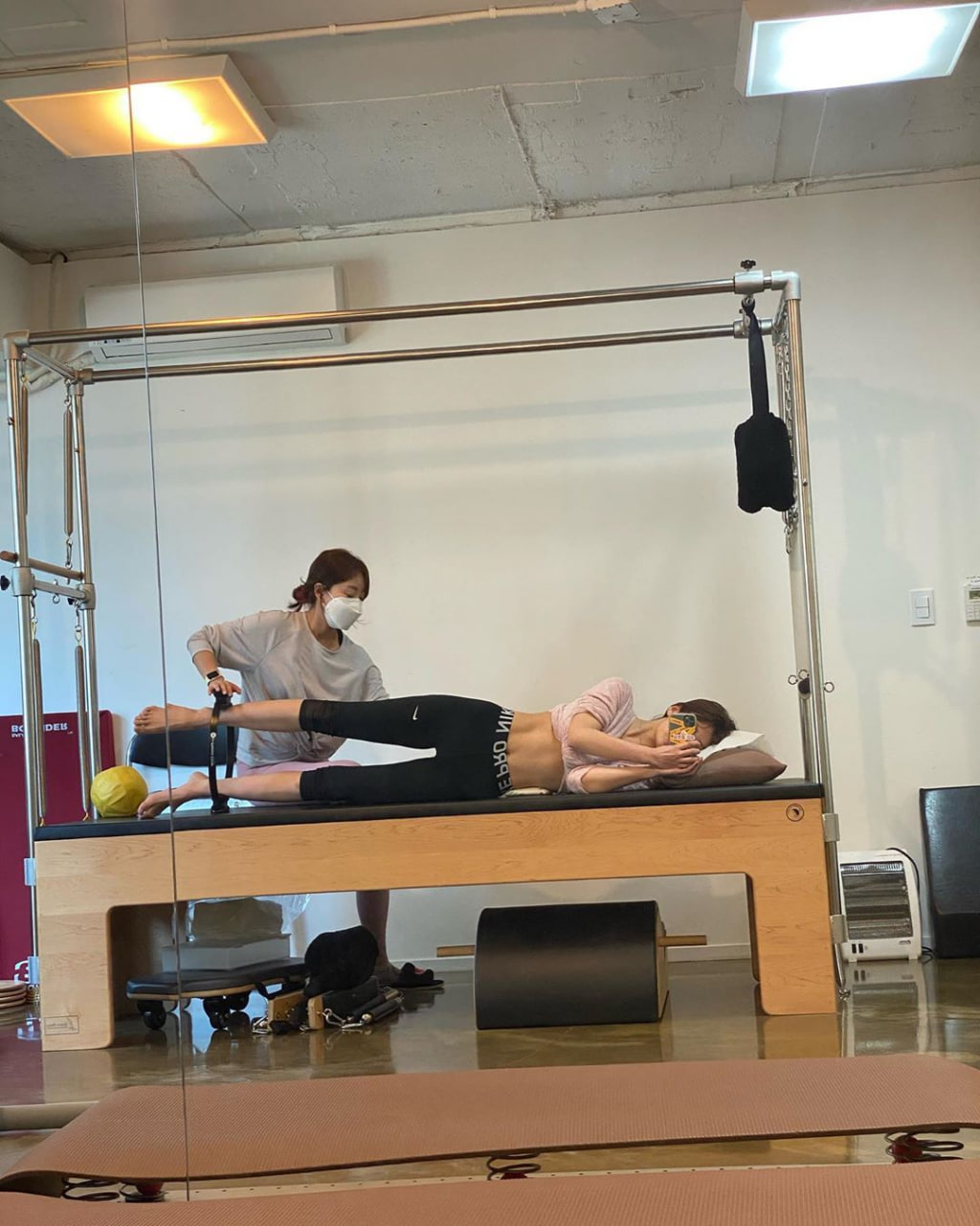 Somi duy trì việc tập luyện đều đặn để có được body vạn người mê.