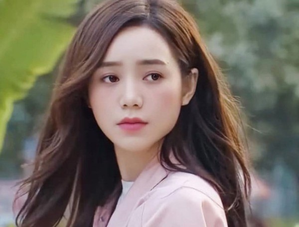 Dù vẫn xinh đẹp nhưng nhan sắc của cô ngày càng khác xưa