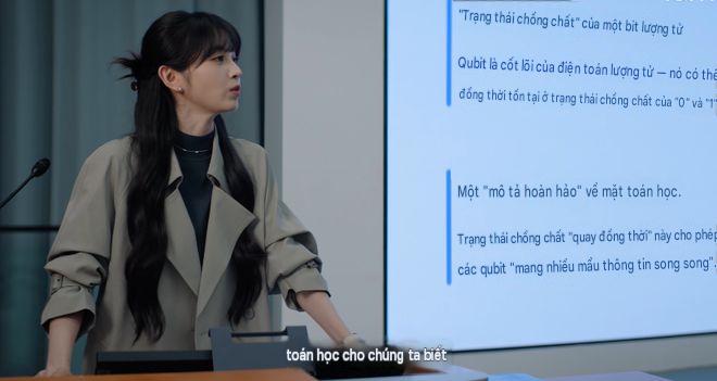 Đang viral cô gái thiên tài có IQ cao hơn Einstein, 22 tuổi là giáo sư: Xinh đẹp giỏi giang nhưng không ai khen nổi