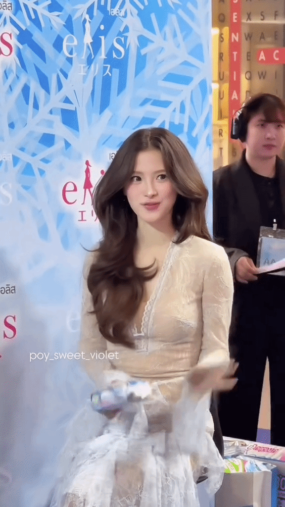 Visual nét như AI của 