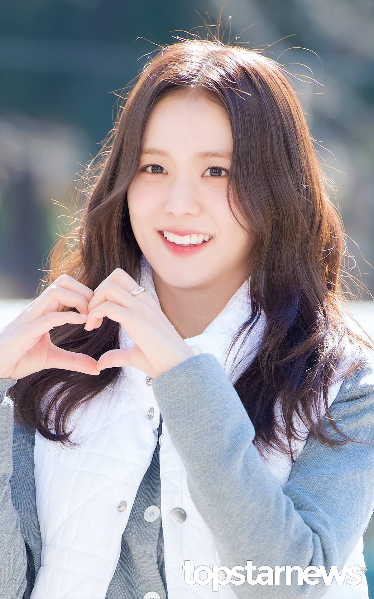 Dẫu vậy, những tranh cãi ấy chưa từng làm giảm sức hút của Jisoo
