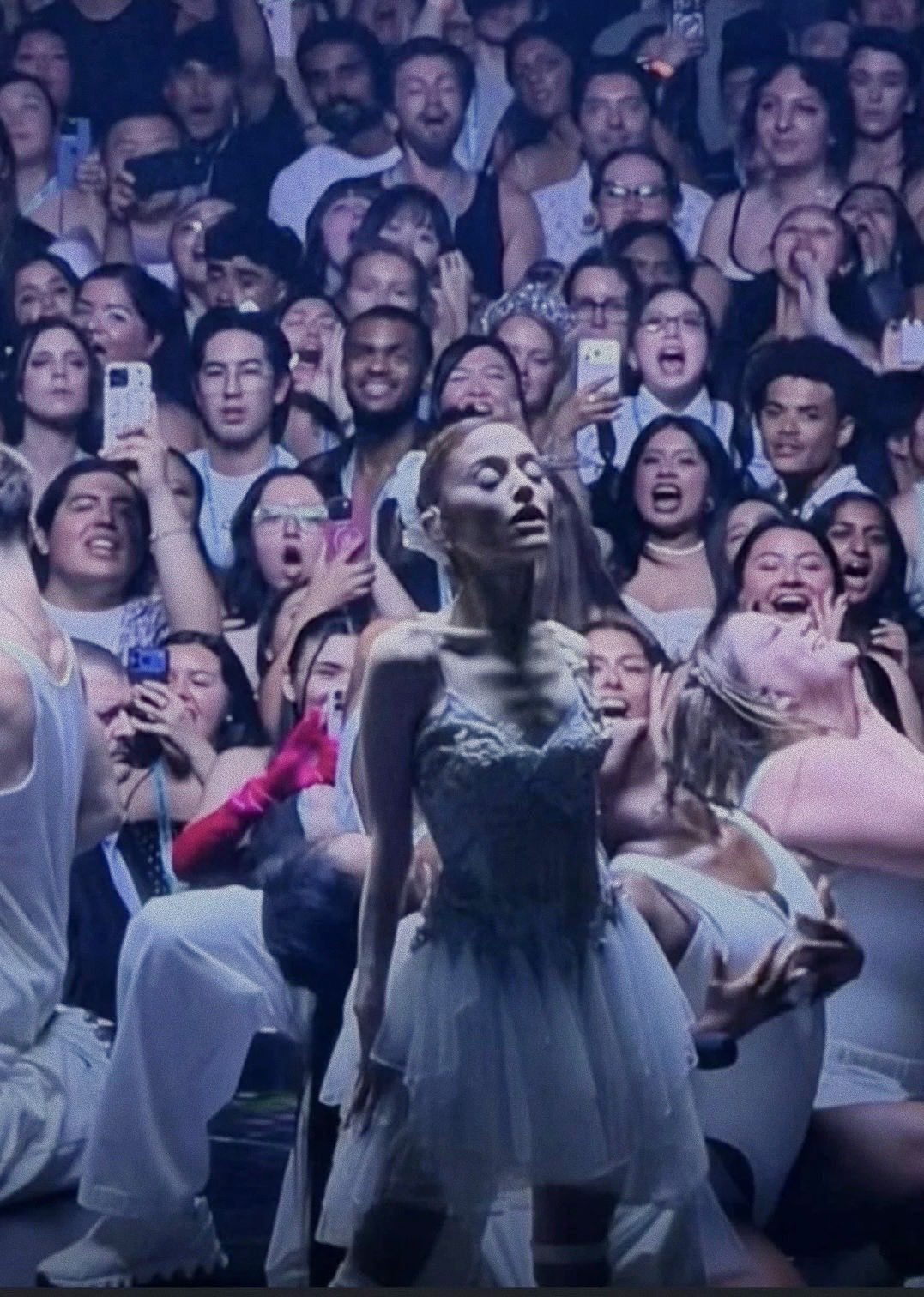 Sự khô héo của Ariana Grande khiến tất cả mệt nhoài
