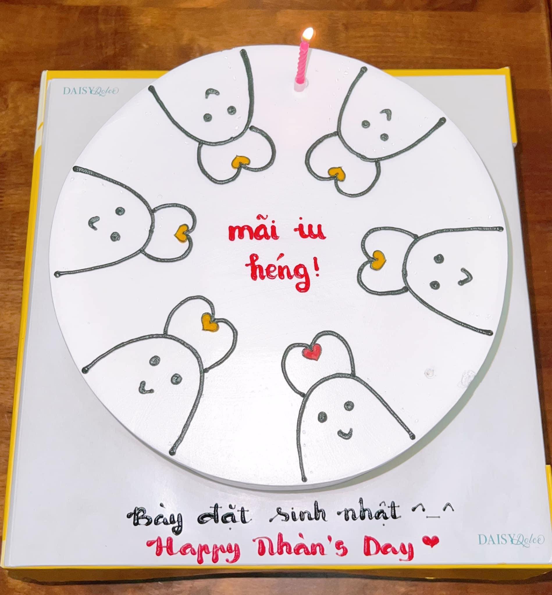 Nam rapper là người đặt bánh sinh nhật cho đàn chị vào năm 2022. Ảnh: FBNV