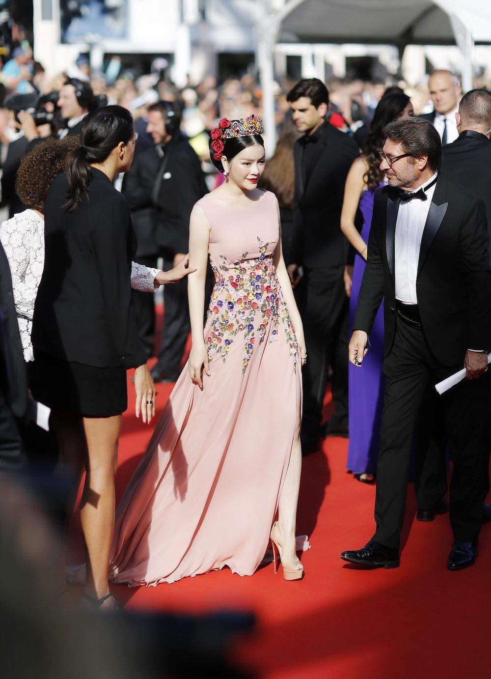 Nữ diễn viên tiết lộ chi phí cho mỗi lần xuất hiện tại Cannes của cô lên đến 50 tỷ đồng.