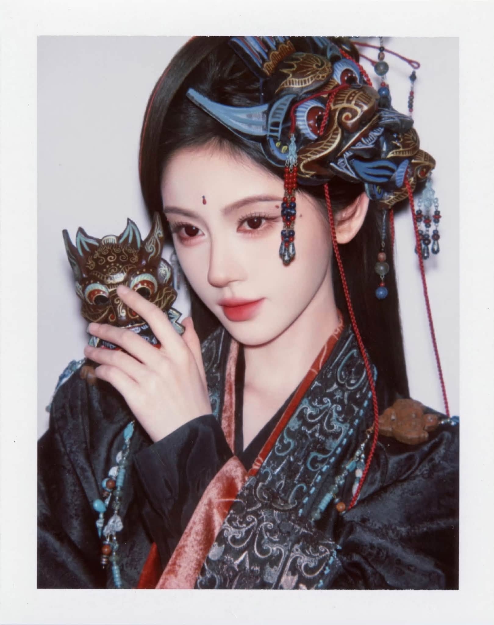 Đã tìm thấy nữ thần ảnh polaroid đẹp nhất showbiz: Góc thẳng góc nghiêng đều thần thánh, 360 độ không khuyết điểm