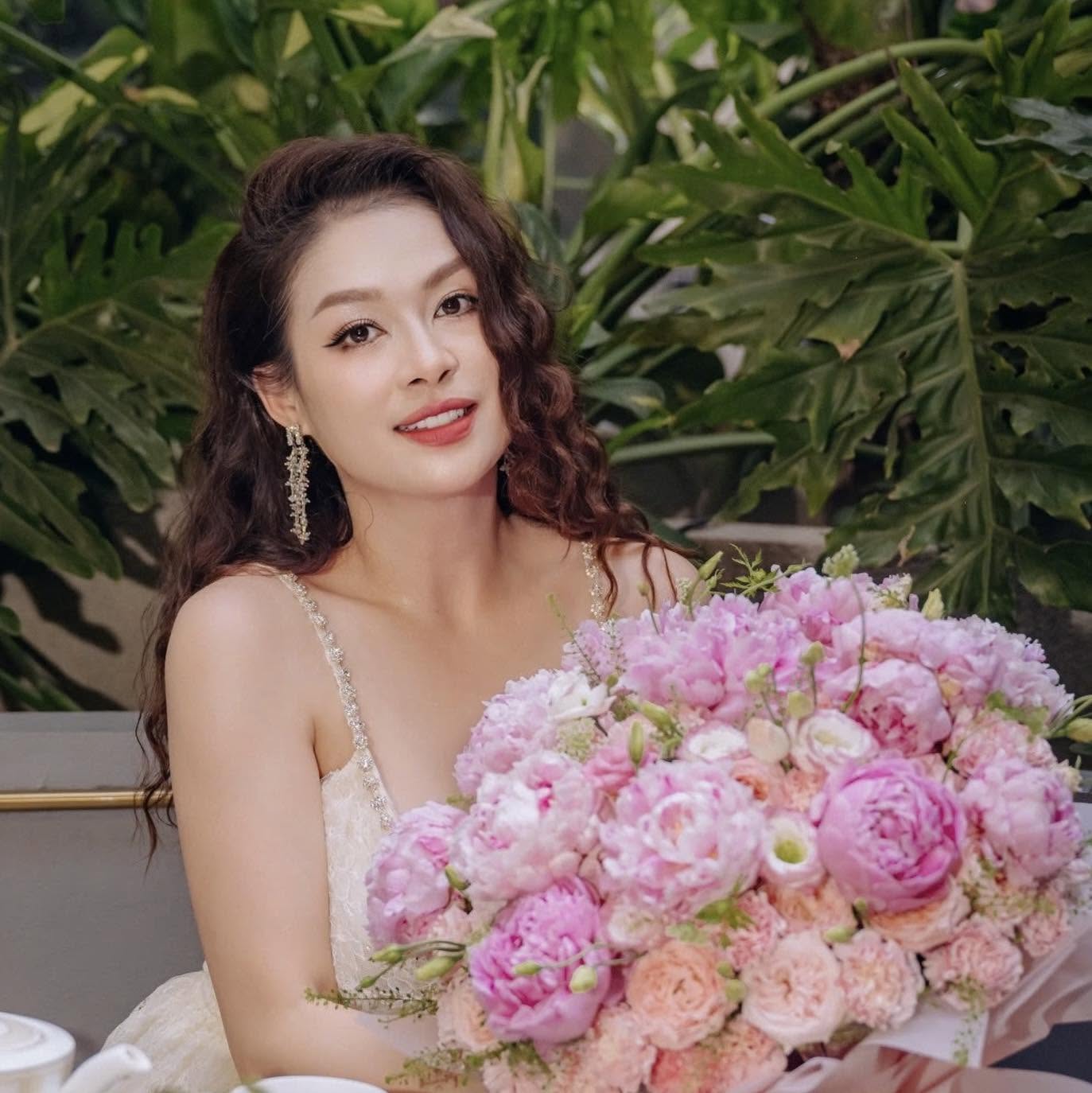 Mỹ nhân ghê gớm nhất Hoa Cỏ May sau 25 năm: Nhan sắc thăng hạng sau biến cố, đẹp hơn thời mới vào nghề