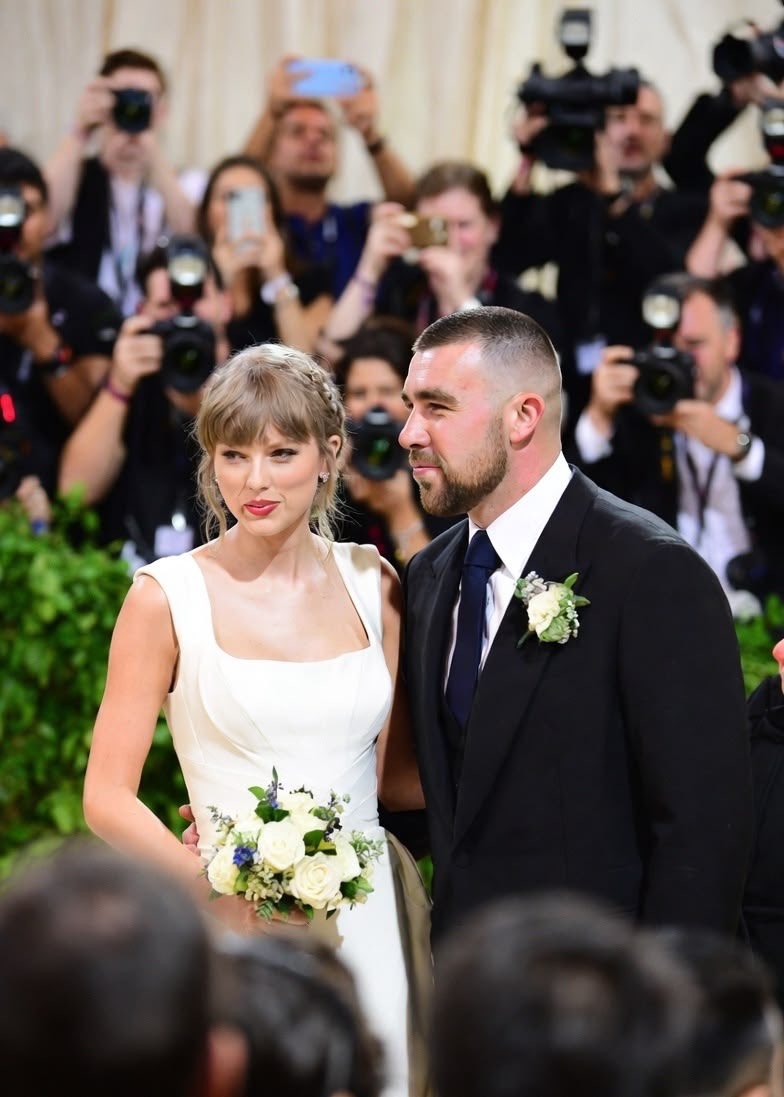 Tháng trước, Taylor Swift vừa tổ chức hôn lễ với khoảng 1.000 khách mời nhưng vẫn giữ được độ bảo mật cao (Ảnh: Sohu).