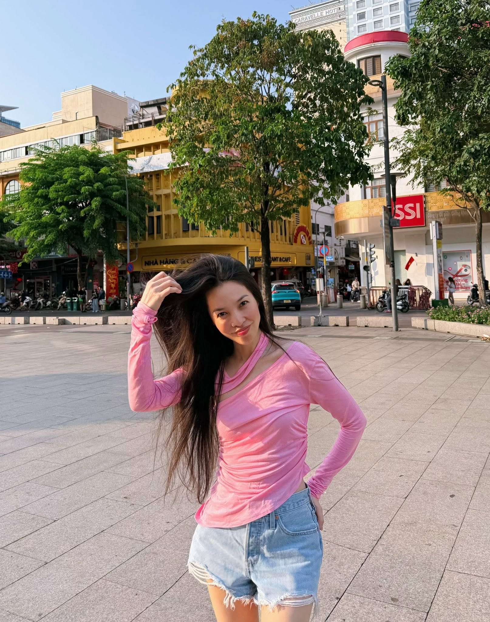 Mỹ nhân Việt 45 tuổi vẫn độc thân: Vóc dáng nuột nà thấy mê, style