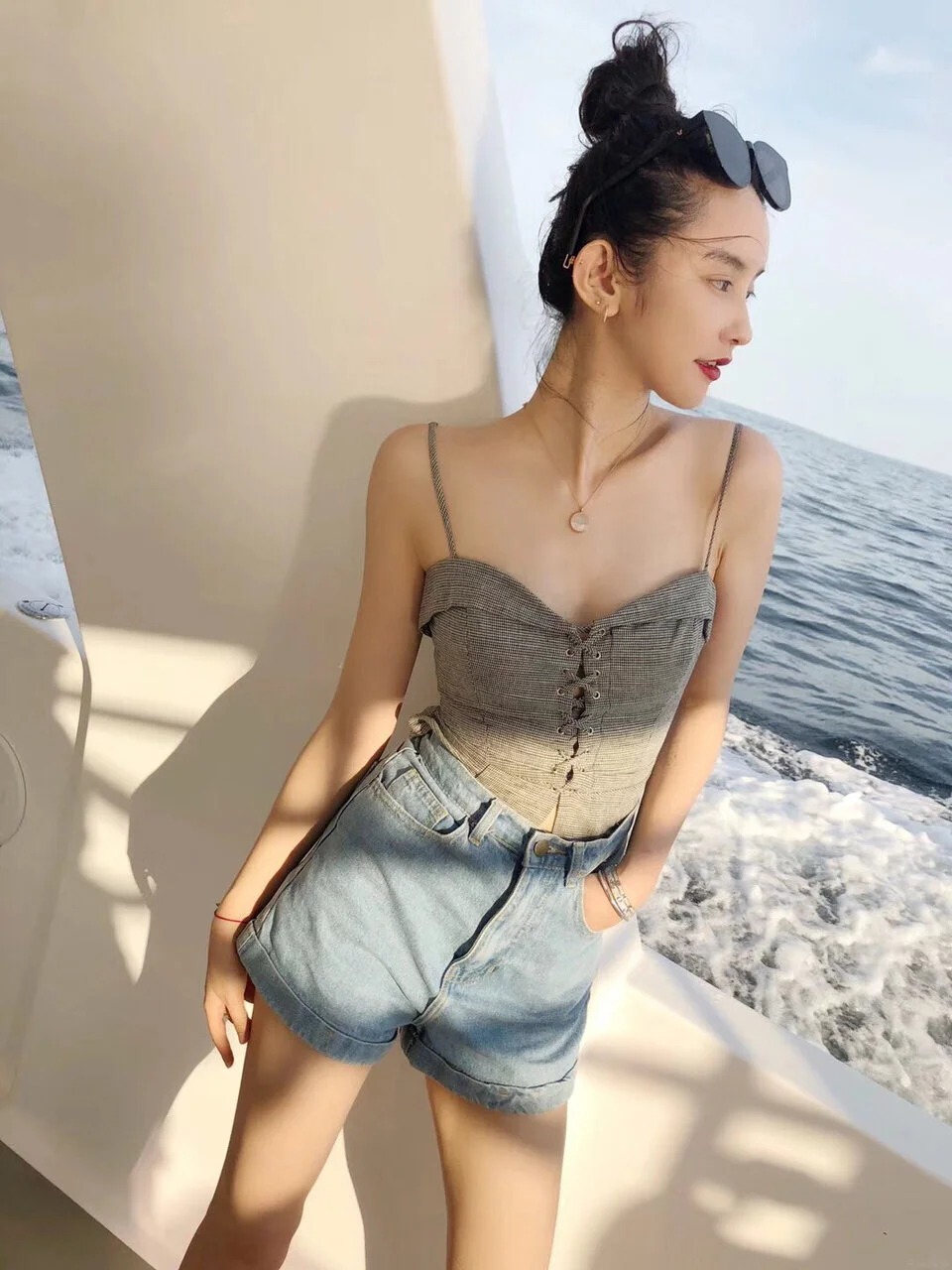 Mỹ nhân SN 1988 “cặp” đại gia, nổi loạn đòi danh phận khiến vợ chủ tịch phải lên tiếng dằn mặt